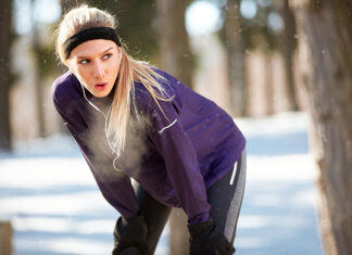 Akcesoria niezbędne podczas biegania w chłodniejsze pory roku