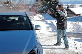 Jak prawidłowo myć samochód zimą?
