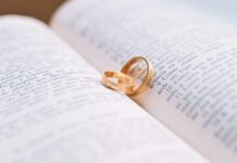 Ile trzeba wydać na pierścionek zaręczynowy?