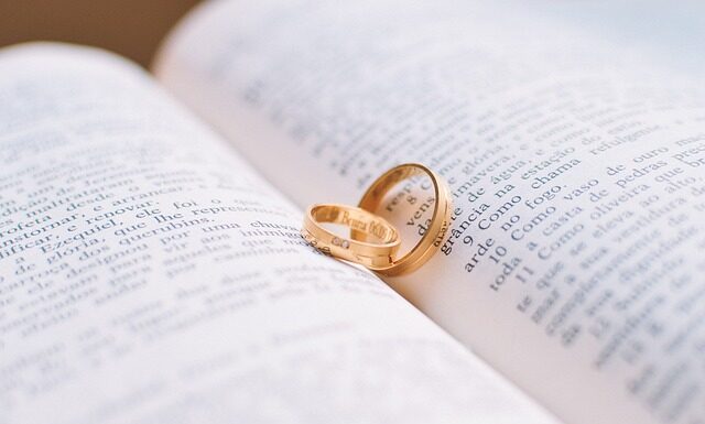 Ile trzeba wydać na pierścionek zaręczynowy?